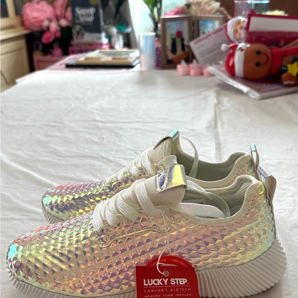 NWT Lucky Step Metallic Pink Holographic Vegan Sneakers pyramid studs SZ 7 - Picture 13 of 15